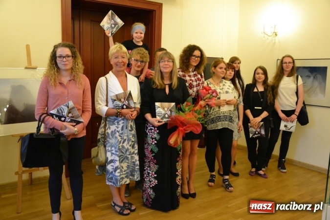 Zdjęcie w galerii na portalu naszraciborz.pl: DYPLOM 2016 - prezentacja prac dyplomowych Liceum Plastycznego na zamku wiadomości z regionu