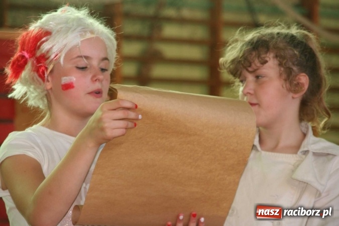 Zdjęcie w galerii na portalu naszraciborz.pl: Tworków. Dzień Dziecka z Festynem Zdrowia  wiadomości z regionu