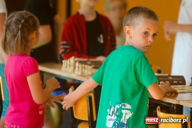 Zdjęcie w galerii na portalu naszraciborz.pl: Turniej Szachowy o Puchar Dyrektora. W Trzynastce szukali nowego Kasparowa wiadomości z regionu