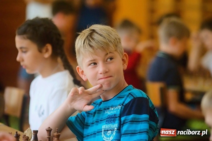 Zdjęcie w galerii na portalu naszraciborz.pl: Turniej Szachowy o Puchar Dyrektora. W Trzynastce szukali nowego Kasparowa wiadomości z regionu