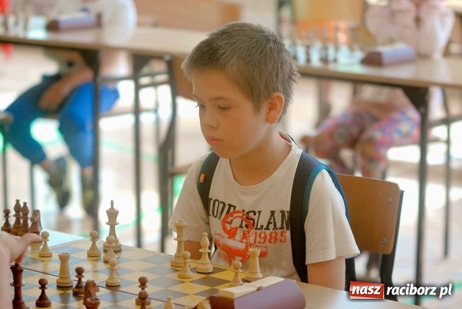 Zdjęcie w galerii na portalu naszraciborz.pl: Turniej Szachowy o Puchar Dyrektora. W Trzynastce szukali nowego Kasparowa wiadomości z regionu