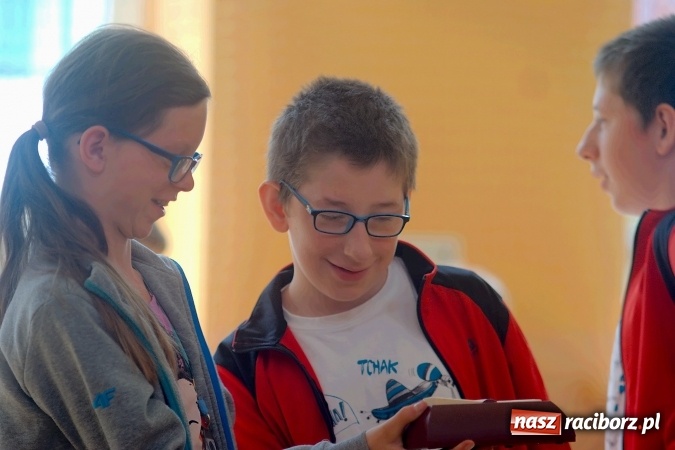 Zdjęcie w galerii na portalu naszraciborz.pl: Turniej Szachowy o Puchar Dyrektora. W Trzynastce szukali nowego Kasparowa wiadomości z regionu