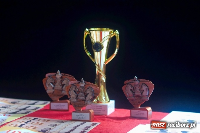 Zdjęcie w galerii na portalu naszraciborz.pl: Turniej Szachowy o Puchar Dyrektora. W Trzynastce szukali nowego Kasparowa wiadomości z regionu