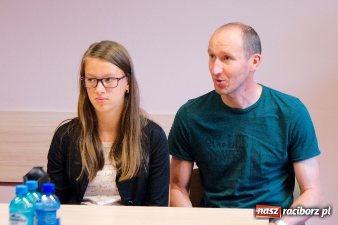 Zdjęcie w galerii na portalu naszraciborz.pl: W raciborskim Starostwie nagrodzono Mistrz&oacute;w Ortografii wiadomości z regionu