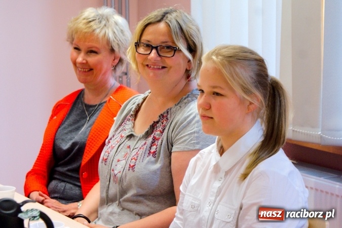 Zdjęcie w galerii na portalu naszraciborz.pl: W raciborskim Starostwie nagrodzono Mistrz&oacute;w Ortografii wiadomości z regionu