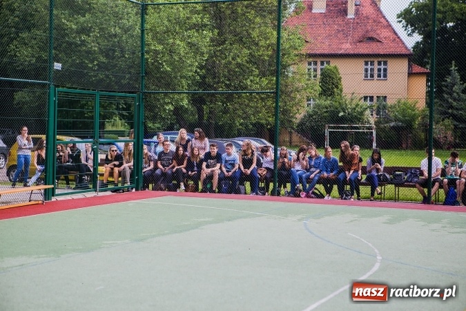 Zdjęcie w galerii na portalu naszraciborz.pl: IV edycja turnieju koszyk&oacute;wki ulicznej Streetball wiadomości z regionu