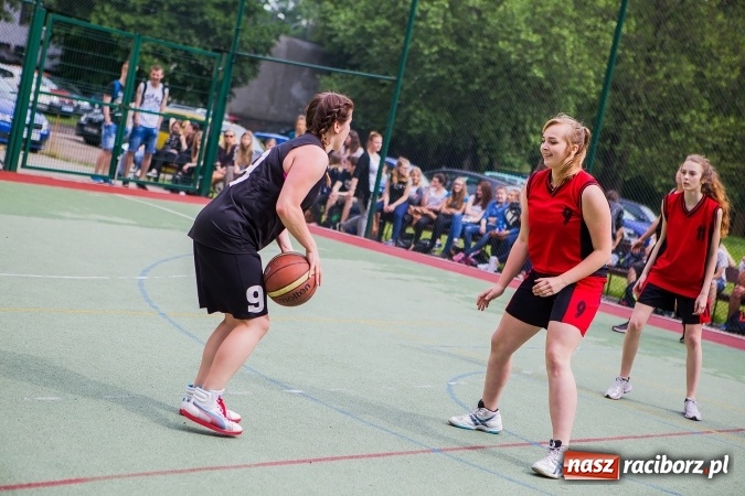 Zdjęcie w galerii na portalu naszraciborz.pl: IV edycja turnieju koszyk&oacute;wki ulicznej Streetball wiadomości z regionu