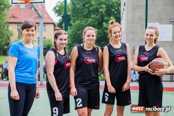 Zdjęcie w galerii na portalu naszraciborz.pl: IV edycja turnieju koszyk&oacute;wki ulicznej Streetball wiadomości z regionu