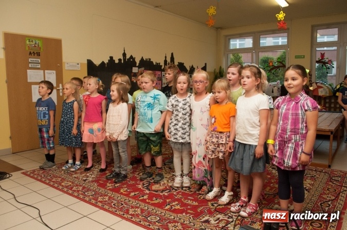 Zdjęcie w galerii na portalu naszraciborz.pl: Rodzinny festyn z okazji Dnia Dziecka w Szkole Podstawowej nr 18 wiadomości z regionu