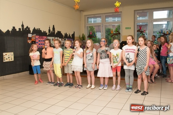 Zdjęcie w galerii na portalu naszraciborz.pl: Rodzinny festyn z okazji Dnia Dziecka w Szkole Podstawowej nr 18 wiadomości z regionu