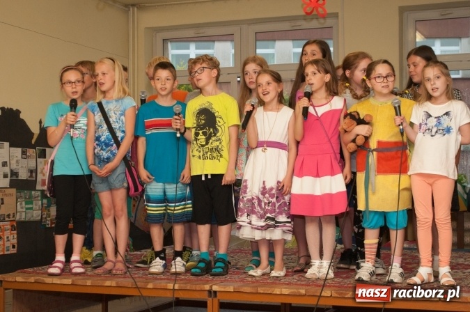 Zdjęcie w galerii na portalu naszraciborz.pl: Rodzinny festyn z okazji Dnia Dziecka w Szkole Podstawowej nr 18 wiadomości z regionu