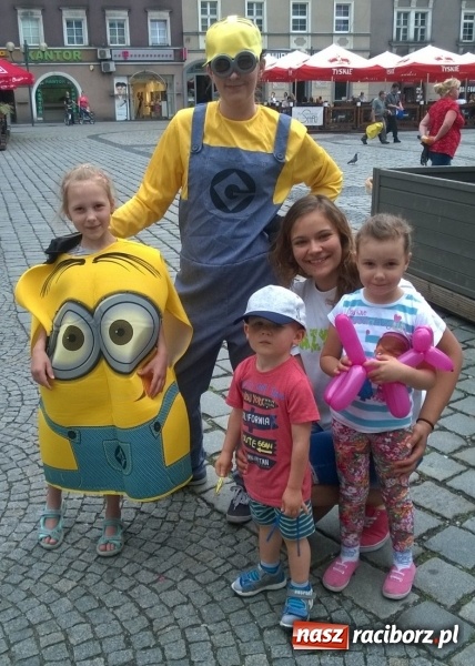 Zdjęcie w galerii na portalu naszraciborz.pl: Z okazji Dnia Dziecka Crazy Club zaprosił dzieci do zabawy z Minionkiem! wiadomości z regionu