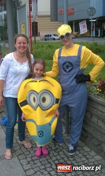 Zdjęcie w galerii na portalu naszraciborz.pl: Z okazji Dnia Dziecka Crazy Club zaprosił dzieci do zabawy z Minionkiem! wiadomości z regionu