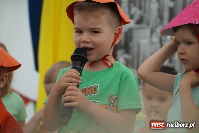 Zdjęcie w galerii na portalu naszraciborz.pl: Finalista Mam Talent! na Dniu Dziecka w Nędzy  wiadomości z regionu