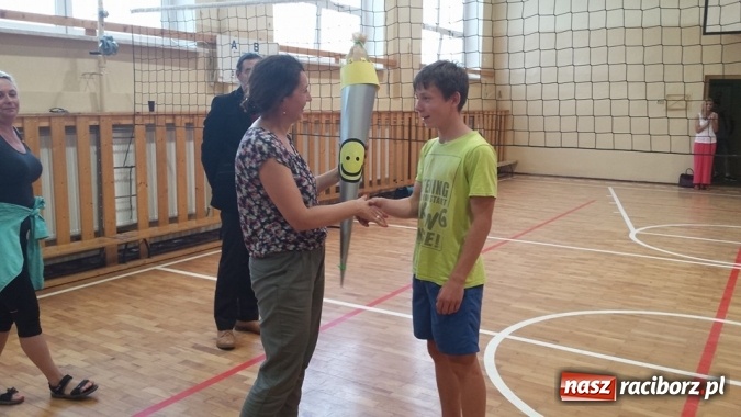 Zdjęcie w galerii na portalu naszraciborz.pl: Sportowy Dzień Dziecka w Gimnazjum nr 5  wiadomości z regionu