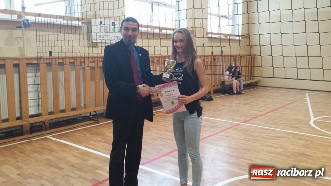 Zdjęcie w galerii na portalu naszraciborz.pl: Sportowy Dzień Dziecka w Gimnazjum nr 5  wiadomości z regionu