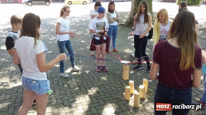 Zdjęcie w galerii na portalu naszraciborz.pl: Sportowy Dzień Dziecka w Gimnazjum nr 5  wiadomości z regionu