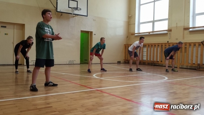 Zdjęcie w galerii na portalu naszraciborz.pl: Sportowy Dzień Dziecka w Gimnazjum nr 5  wiadomości z regionu