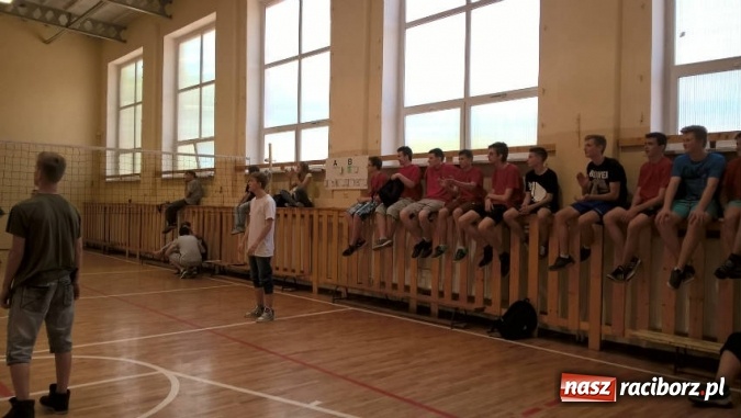 Zdjęcie w galerii na portalu naszraciborz.pl: Sportowy Dzień Dziecka w Gimnazjum nr 5  wiadomości z regionu