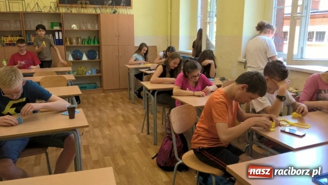 Zdjęcie w galerii na portalu naszraciborz.pl: Sportowy Dzień Dziecka w Gimnazjum nr 5  wiadomości z regionu