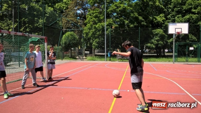 Zdjęcie w galerii na portalu naszraciborz.pl: Sportowy Dzień Dziecka w Gimnazjum nr 5  wiadomości z regionu