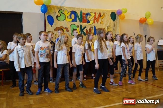 Zdjęcie w galerii na portalu naszraciborz.pl: Słoneczny Pikinik w Zespole Szkolno-Przedszkolnym nr 1 w Raciborzu  wiadomości z regionu