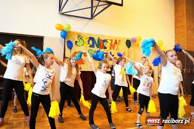 Zdjęcie w galerii na portalu naszraciborz.pl: Słoneczny Pikinik w Zespole Szkolno-Przedszkolnym nr 1 w Raciborzu  wiadomości z regionu