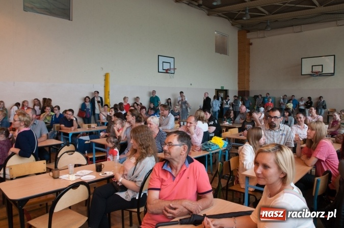 Zdjęcie w galerii na portalu naszraciborz.pl: Słoneczny Pikinik w Zespole Szkolno-Przedszkolnym nr 1 w Raciborzu  wiadomości z regionu