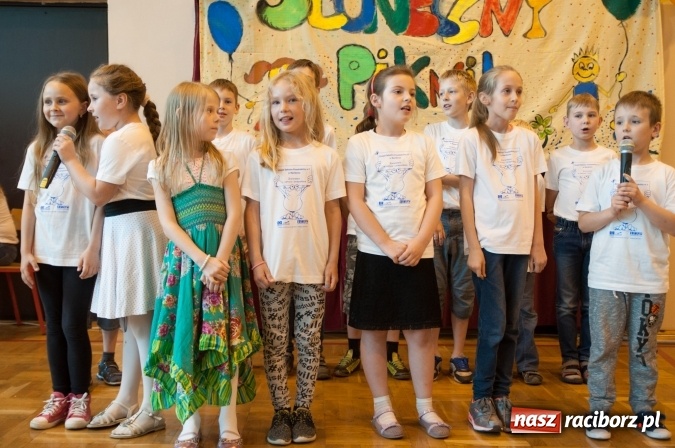 Zdjęcie w galerii na portalu naszraciborz.pl: Słoneczny Pikinik w Zespole Szkolno-Przedszkolnym nr 1 w Raciborzu  wiadomości z regionu