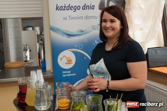 Zdjęcie w galerii na portalu naszraciborz.pl: Słoneczny Pikinik w Zespole Szkolno-Przedszkolnym nr 1 w Raciborzu  wiadomości z regionu