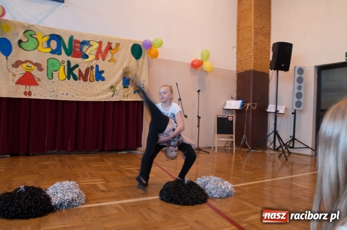 Zdjęcie w galerii na portalu naszraciborz.pl: Słoneczny Pikinik w Zespole Szkolno-Przedszkolnym nr 1 w Raciborzu  wiadomości z regionu