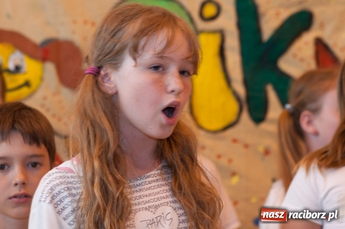 Zdjęcie w galerii na portalu naszraciborz.pl: Słoneczny Pikinik w Zespole Szkolno-Przedszkolnym nr 1 w Raciborzu  wiadomości z regionu