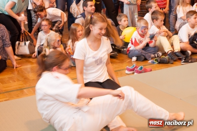 Zdjęcie w galerii na portalu naszraciborz.pl: Słoneczny Pikinik w Zespole Szkolno-Przedszkolnym nr 1 w Raciborzu  wiadomości z regionu