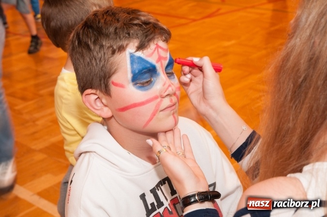 Zdjęcie w galerii na portalu naszraciborz.pl: Słoneczny Pikinik w Zespole Szkolno-Przedszkolnym nr 1 w Raciborzu  wiadomości z regionu