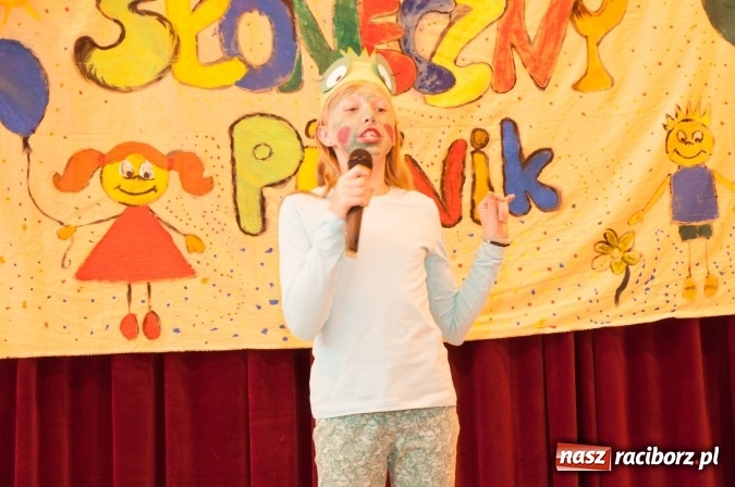 Zdjęcie w galerii na portalu naszraciborz.pl: Słoneczny Pikinik w Zespole Szkolno-Przedszkolnym nr 1 w Raciborzu  wiadomości z regionu