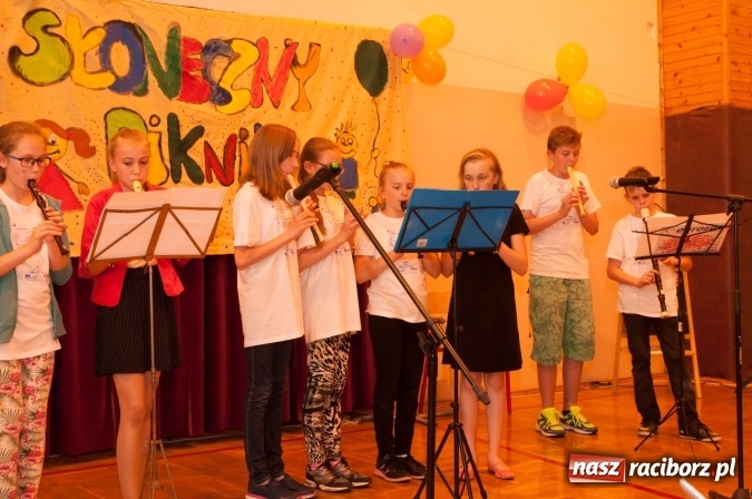 Zdjęcie w galerii na portalu naszraciborz.pl: Słoneczny Pikinik w Zespole Szkolno-Przedszkolnym nr 1 w Raciborzu  wiadomości z regionu