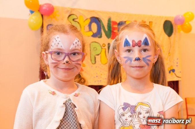 Zdjęcie w galerii na portalu naszraciborz.pl: Słoneczny Pikinik w Zespole Szkolno-Przedszkolnym nr 1 w Raciborzu  wiadomości z regionu