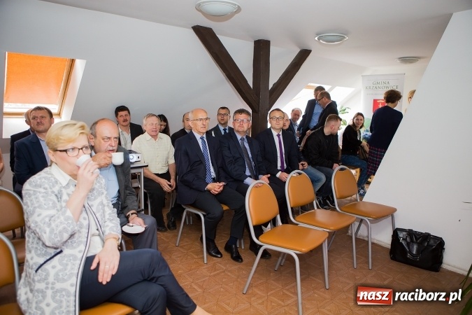 Zdjęcie w galerii na portalu naszraciborz.pl: Jak bariery zamienić w atuty? W Pietraszynie zaprezentowano projekt polsko-czeskiego centrum biznesu wiadomości z regionu