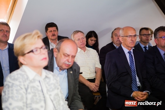 Zdjęcie w galerii na portalu naszraciborz.pl: Jak bariery zamienić w atuty? W Pietraszynie zaprezentowano projekt polsko-czeskiego centrum biznesu wiadomości z regionu