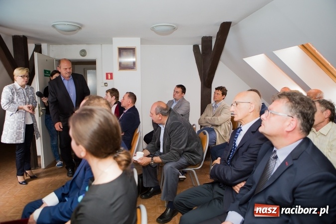 Zdjęcie w galerii na portalu naszraciborz.pl: Jak bariery zamienić w atuty? W Pietraszynie zaprezentowano projekt polsko-czeskiego centrum biznesu wiadomości z regionu