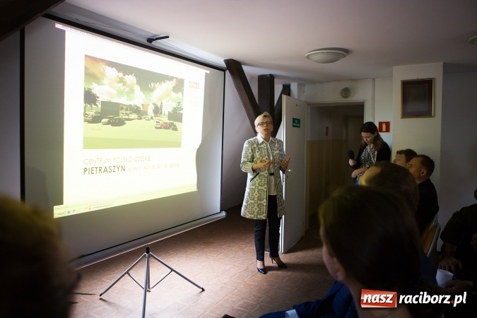 Zdjęcie w galerii na portalu naszraciborz.pl: Jak bariery zamienić w atuty? W Pietraszynie zaprezentowano projekt polsko-czeskiego centrum biznesu wiadomości z regionu