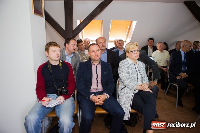 Zdjęcie w galerii na portalu naszraciborz.pl: Jak bariery zamienić w atuty? W Pietraszynie zaprezentowano projekt polsko-czeskiego centrum biznesu wiadomości z regionu