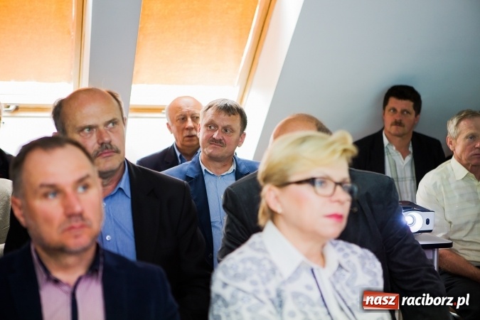 Zdjęcie w galerii na portalu naszraciborz.pl: Jak bariery zamienić w atuty? W Pietraszynie zaprezentowano projekt polsko-czeskiego centrum biznesu wiadomości z regionu