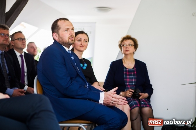 Zdjęcie w galerii na portalu naszraciborz.pl: Jak bariery zamienić w atuty? W Pietraszynie zaprezentowano projekt polsko-czeskiego centrum biznesu wiadomości z regionu