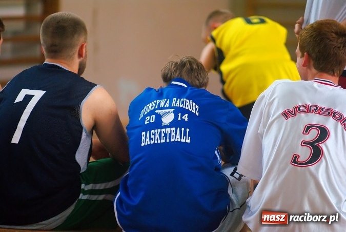 Zdjęcie w galerii na portalu naszraciborz.pl: W CKZiU nr 1 rywalizowali w rozgrywkach streetballa wiadomości z regionu