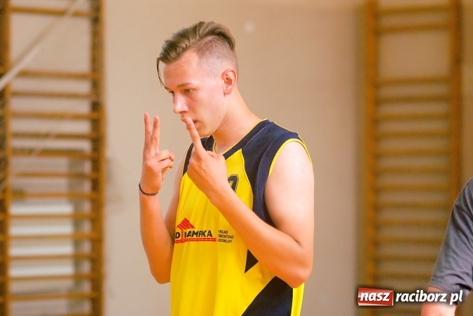 Zdjęcie w galerii na portalu naszraciborz.pl: W CKZiU nr 1 rywalizowali w rozgrywkach streetballa wiadomości z regionu