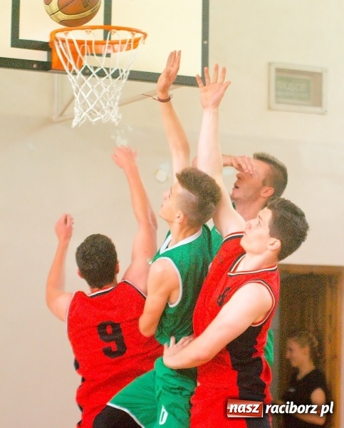 Zdjęcie w galerii na portalu naszraciborz.pl: W CKZiU nr 1 rywalizowali w rozgrywkach streetballa wiadomości z regionu