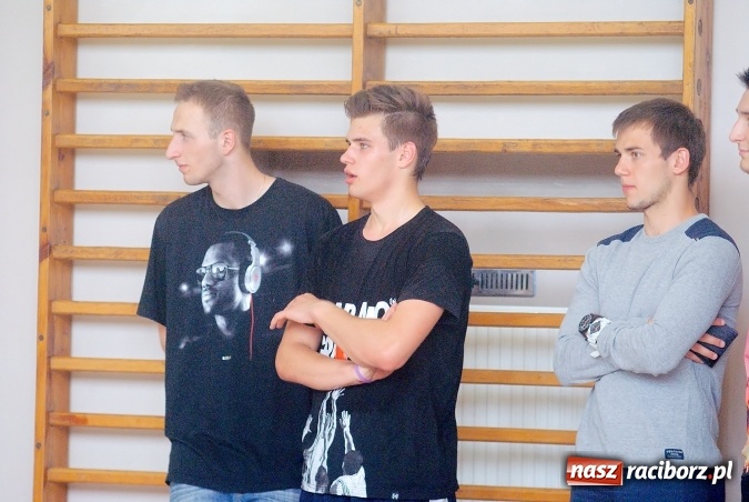 Zdjęcie w galerii na portalu naszraciborz.pl: W CKZiU nr 1 rywalizowali w rozgrywkach streetballa wiadomości z regionu