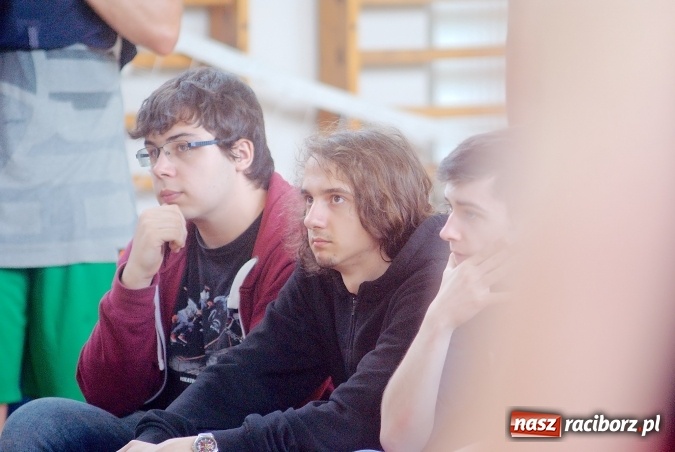 Zdjęcie w galerii na portalu naszraciborz.pl: W CKZiU nr 1 rywalizowali w rozgrywkach streetballa wiadomości z regionu