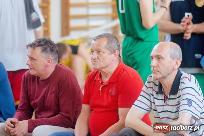 Zdjęcie w galerii na portalu naszraciborz.pl: W CKZiU nr 1 rywalizowali w rozgrywkach streetballa wiadomości z regionu